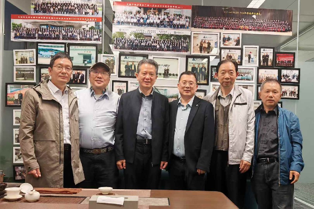 熱烈歡迎江蘇省企業(yè)發(fā)展戰(zhàn)略研究會常務副會長兼秘書長何春銀一行蒞臨阿凡達網絡參觀指導